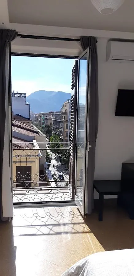 ** بيت ضيافة فندق Politeamari باليرمو إيطاليا