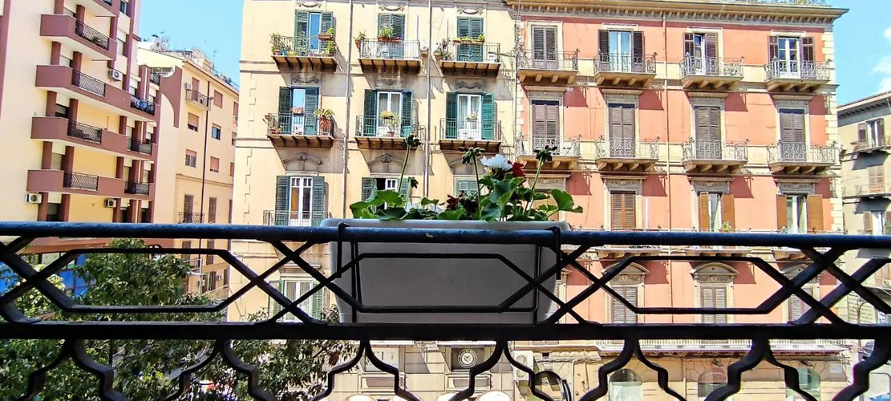 Hotel Politeamari Palermo 2*,