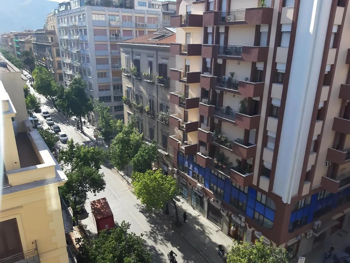 Hotel Politeamari Palermo 2*,